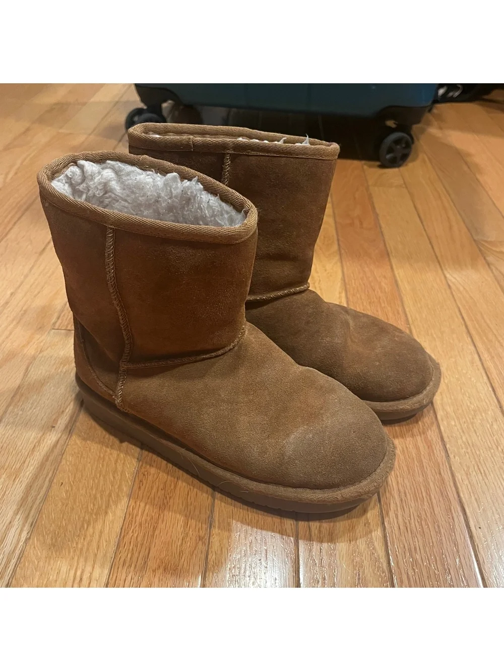 Koolaburra by UGG Classic Brown Shearling Lined Boots Size 4